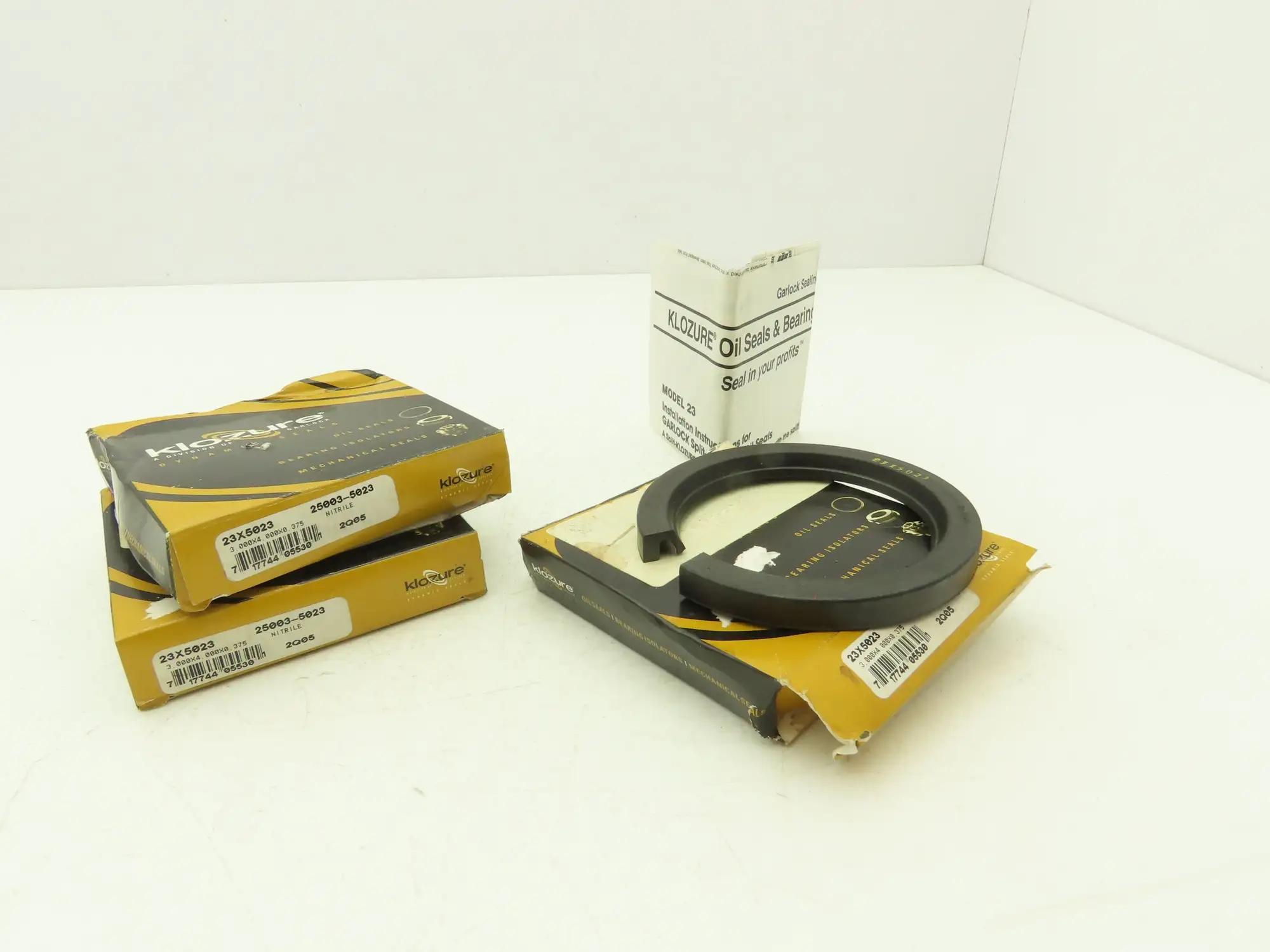 Klozure 25003-5023 Oil Seal Split Mill-Right N 3.00" Shaft 4.00" Bore  Lot of 3