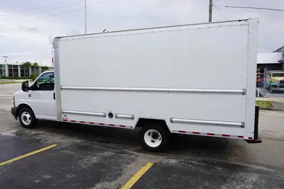 Used 2017 GMC SAVANA G3500 Box trucks Florida US | Truck and Van Outlet #1541709