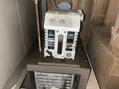 M Braun Glove Box System with Oxygen and H2O Analyzers Mb150b-G-1