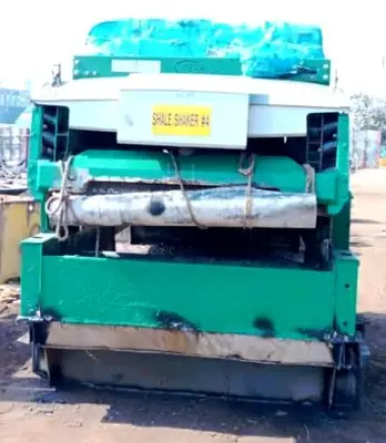 (3) Derrick DP-628 VE dual pool shale shakers.