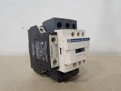 USED TELEMECANIQUE LC1D32