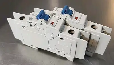 Allen Bradley 1489-M1D030 ser D breaker Loc4B2