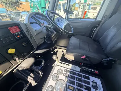 Used 2015 INTERNATIONAL 4300 Box trucks North Carolina US | Levan Equipment #1545580