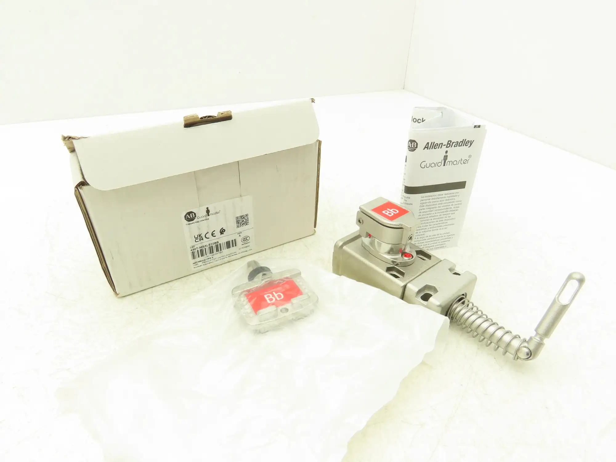 Allen Bradley 440T-MSALE10BB Guardmaster Trapped Key Interlock Switch With Key