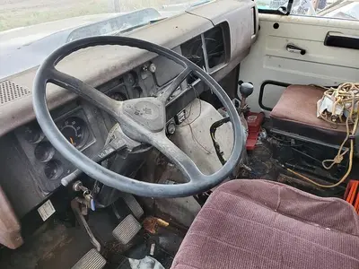 USED 1983 INTERNATIONAL 1954