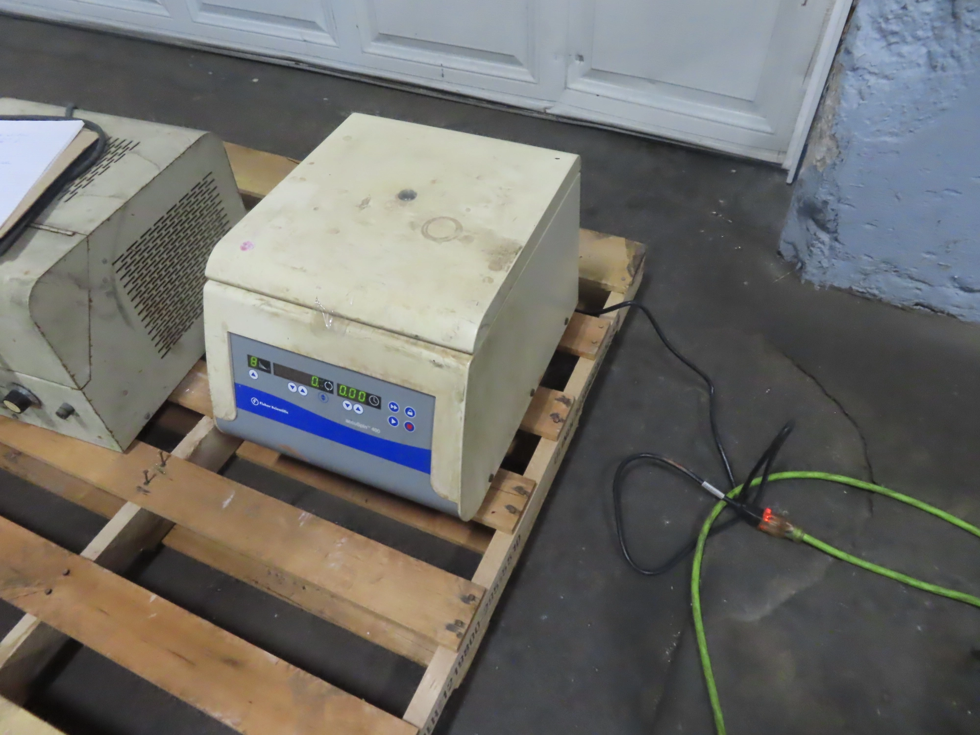 USED Fisher ACCUSPIN 400