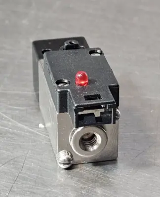 Dynamco D112201 12VDC 0.6W Solenoid Valve (BIN743)