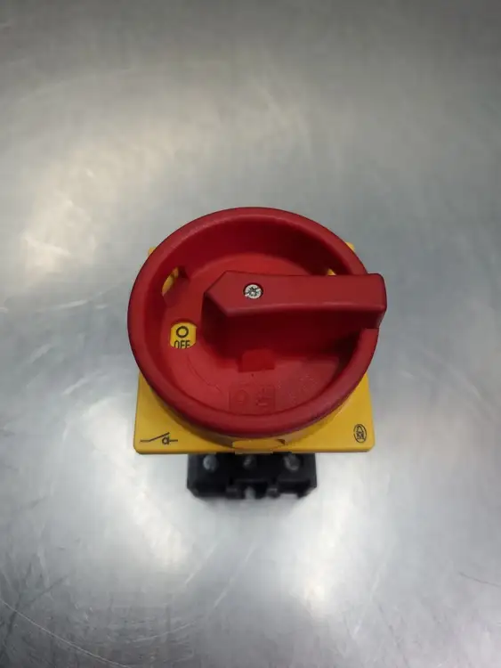 Used MOELLER ELECTRIC P1-32 E-Stop Switch, 690V Disconnects South Carolina US | Palmetto Automation #1160156