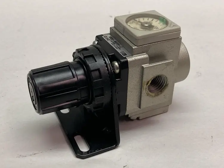 Used SMC SR20-N02EH-Z Air Pressure Regulators Ohio US | Surplus Asset Holdings #1763214