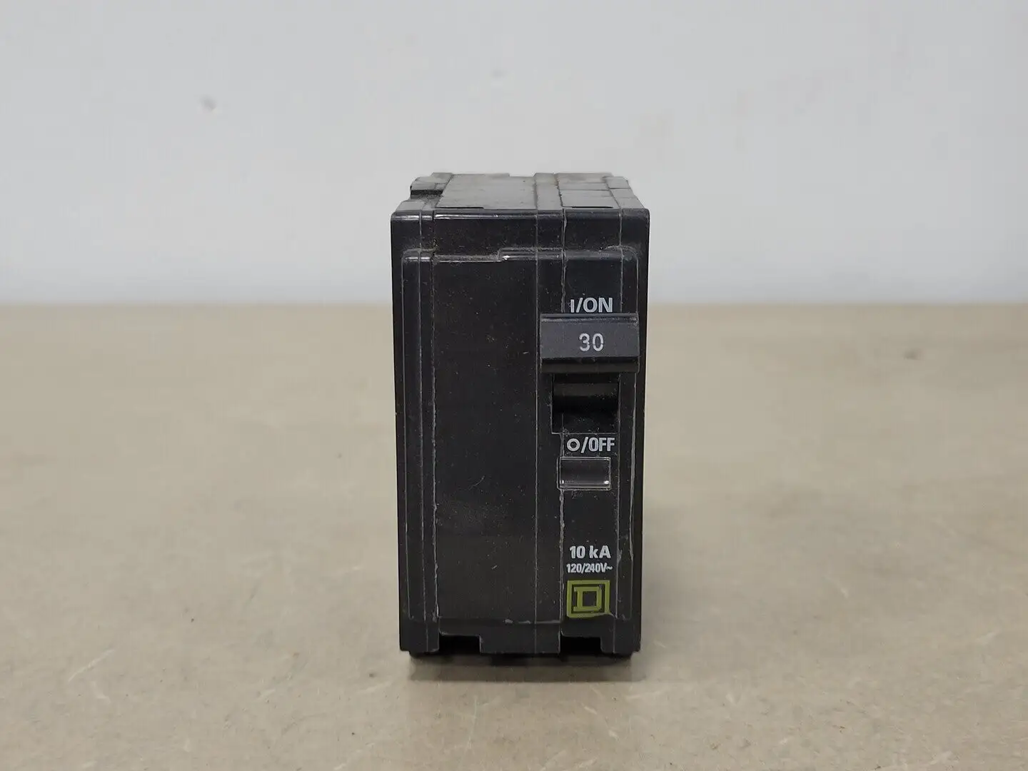USED SQUARE D QO230