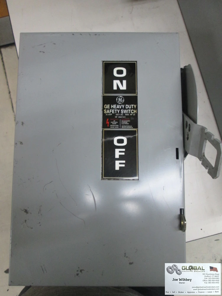 General Electric Model 10 30 Amp 600 VAC Max 20 Hp Heavy Duty Safety Switch