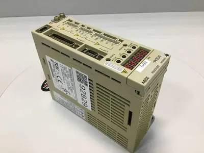 USED YASKAWA ELECTRIC SGDM-04ADA