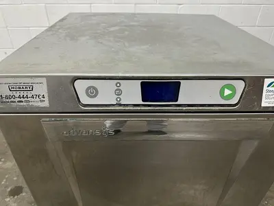 USED 2015 HOBART LXER