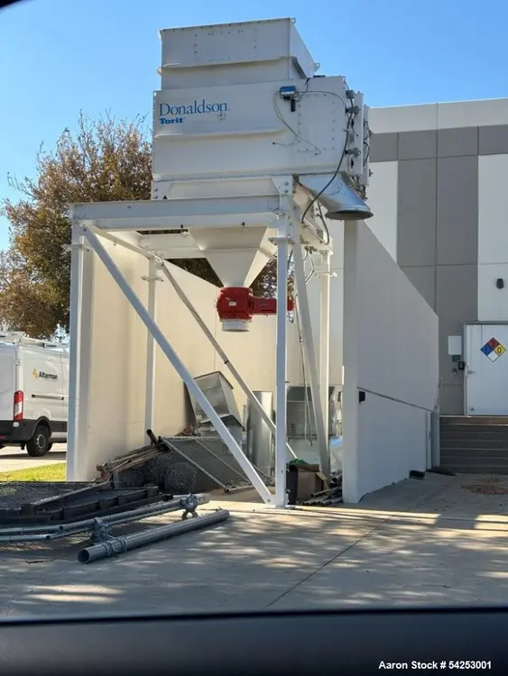 Used _UNKNOWN_ DFE2-12 Dust Collectors Illinois US | Aaron Equipment #380647