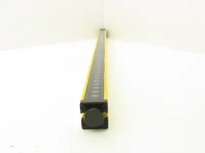 Contrinex YBB-30R4-0900-G012 Safety Light Curtain Receiver 924mm *Cracked Glass