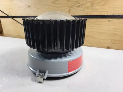 NEW CROUSE-HINDS VMVL-5-R3-UNV1