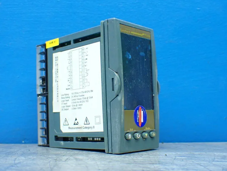 Used EUROTHERM 3208/CC/VH/DXX/R/4CL/G/ENG Temperature Controls Ohio US | HGR 24 #802940