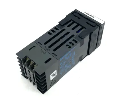 Used Hengstler grado 901 Digital Temperature Controller 1/16 DIN PLC Temperature Modules Michigan US | Maverick Industrial Sales #1395009