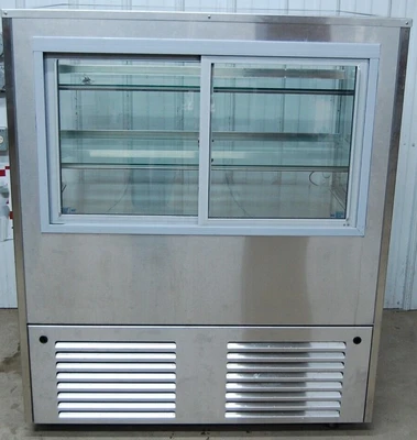 142-0896 Amtekco 4’ Self Contained Full Service Bakery Deli Cooler Case