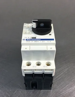 Telemecanique GV2-P08H7/ 2.5-4A Manual Motor Starter Circuit Breaker 3-Pole 4-E7