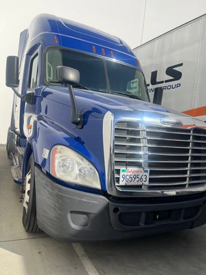 2017 Freightliner Cascadia Evolution "i" Class 125 Deisel Sleeper _UNKNOWN_ Road Tractor | Iron Listing (16)
