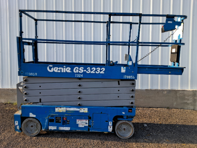 USED 2017 Genie GS-3232