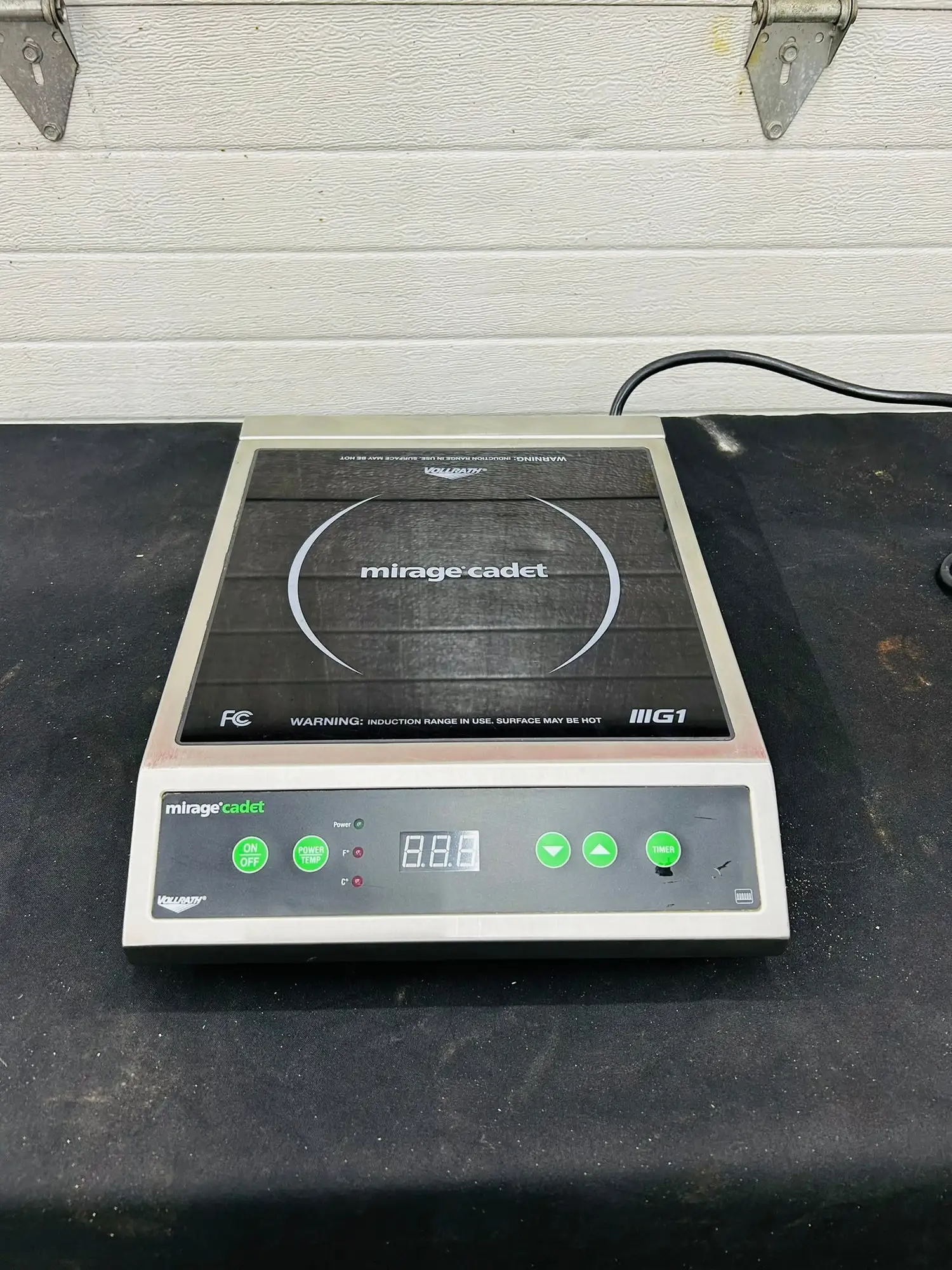Vollrath 59300 Mirage Cadet Countertop Induction Range 1800W, 120V Refurbished
