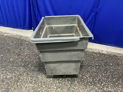 Used RUBBERMAID _UNKNOWN_ Miscellaneous MRO Ohio US | HGR 24 #1517068
