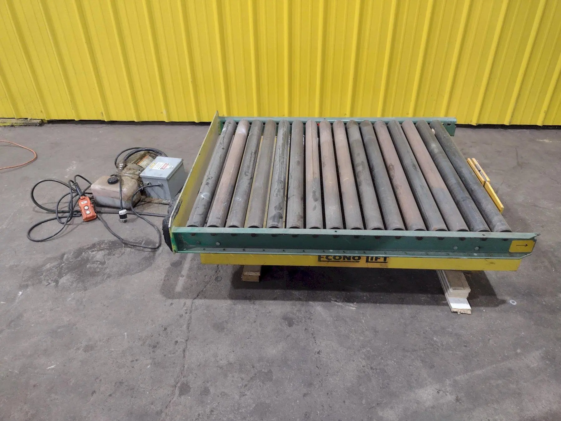 USED ECONO LIFT S1-24-40