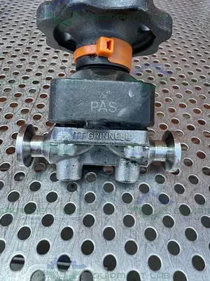 USED ITT / GRINNELL 316L STAINLESS STEEL DIAPHRAGM VALVE W/ 1/2" SANITARY FITTING