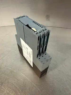 Siemens 3SK1211-2BB40 SAFETY RELAY (5.4.4)