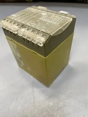 Pilz 17753 PNOZ 24VDC 3S 10 Isolation Safety Relay 2B(BIN4.4.3)