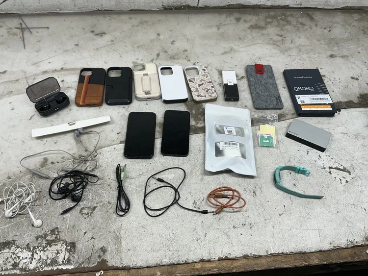 Used IPHONES FITBIT Estate & Personal Property Michigan US | Miedema Asset Management Group #1760779
