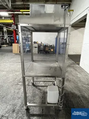 USED Germfree Laminat Flow Hood
