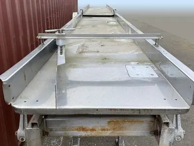 Commercial 28' Elevated Shaker Conveyor