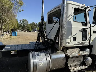 Used 2013 MACK PINNACLE CHU613 Conventional trucks California US | Ben Kaplan Equipment #1490085