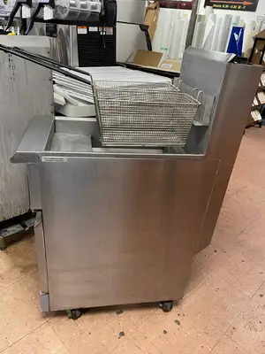 Used Venancio Used Venancio PFR40G-CB LP Fryer 40-lb Capacity with Millivolt Controls - CC Cookers / Coolers / Fryers Illinois US | Falcon Restaurant Supply #1374982