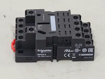 NEW SCHNEIDER ELECTRIC RPZF4