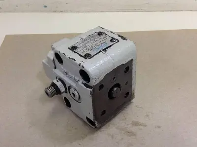 USED VICKERS XG033F30