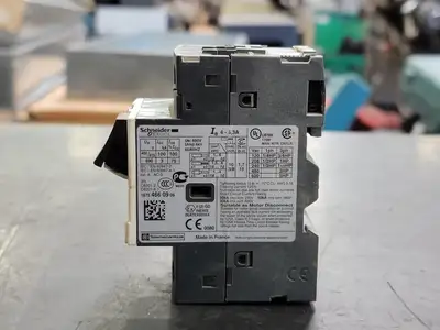 USED SCHNEIDER ELECTRIC GV2ME10
