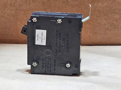 Used CUTLER-HAMMER BAB1015 Switchgears British Columbia CA | Lenmark #1438575