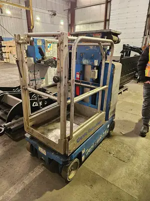 Used GENIE GR-15 Manlifts British Columbia CA | Lenmark #1426270