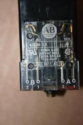 USED ALLEN BRADLEY 800MR-16HX2BS GREEN