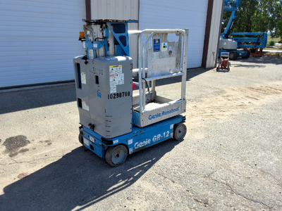 USED 2014 Genie GR-12