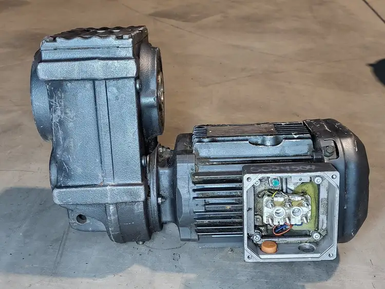 Used SEW-EURODRIVE FA47/GDRE80M4/RI Motors (misc) British Columbia CA | Lenmark #246413