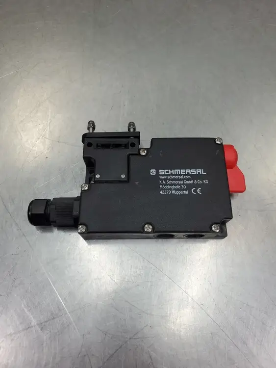 Used Schmersal AZM 161SK-12/12RKAT-024 Relays & Switches South Carolina US | Palmetto Automation #1520655