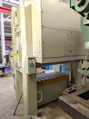 USED 2005 KOMATSU PRESSES KOMATSU E2W110 PRESS