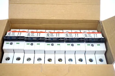 5 NEW ABB S202U-Z2 CIRCUIT BREAKERS S202UZ2