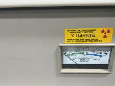 Used AMRAY INC 3200C Electron Microscopes Ohio US | HGR 24 #1463393