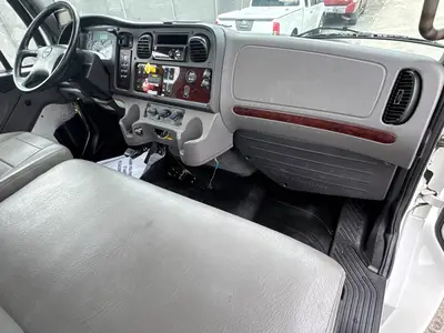 Used 2019 FREIGHTLINER M2 106 Tractors & Trailers Florida US | Truck and Van Outlet #1506263